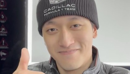 跟随凯迪拉克车队季前测试，周冠宇：期待新赛季带来更多精彩