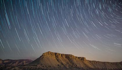 屡禁不止，西班牙人球迷朝场内扔水瓶击中赫罗纳门将加萨尼加